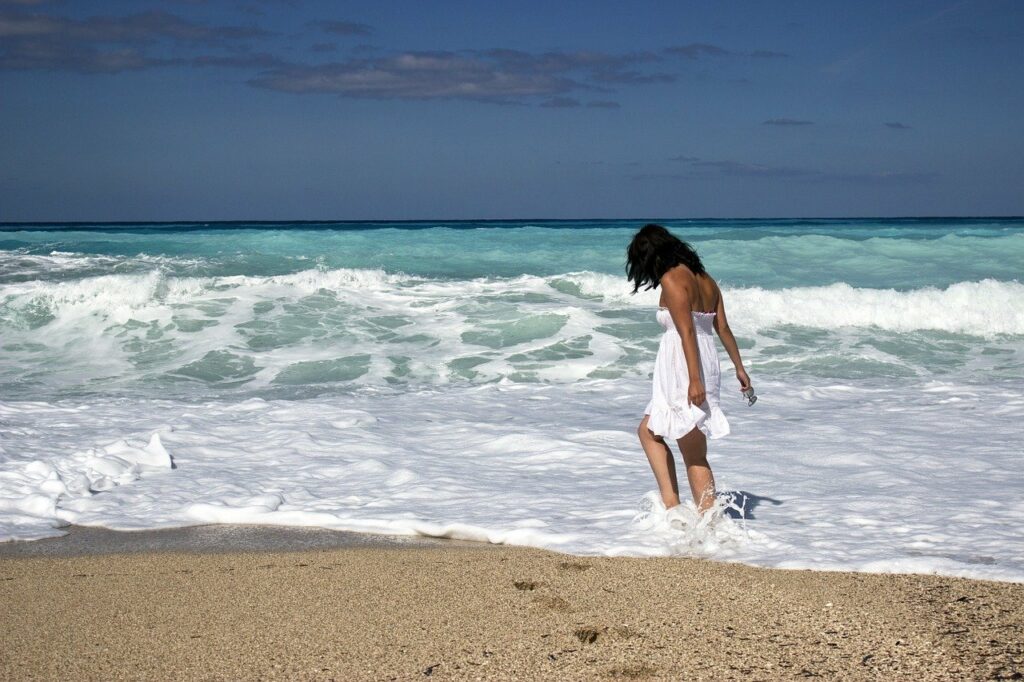 Mädchen Meer Strand Alltagstipps Gesundheit