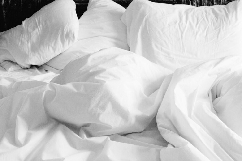 Kissen Bett Bettwäsche Möglichkeiten zur Bewältigung von Demenz-Schlafproblemen