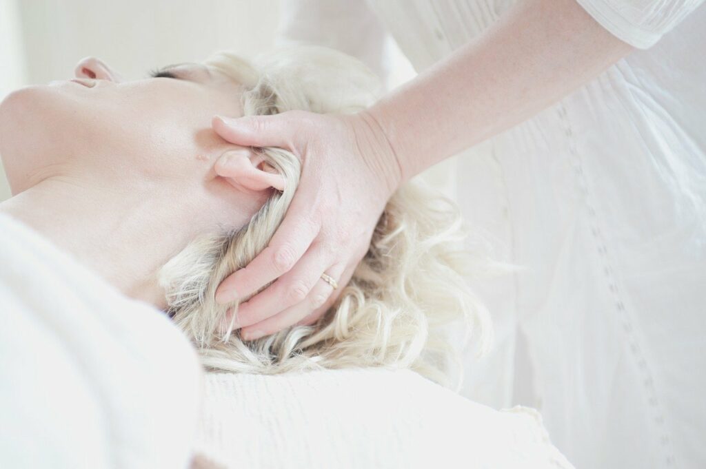Frau Massage Nacken Die besten Massage-Geräte im Überblick