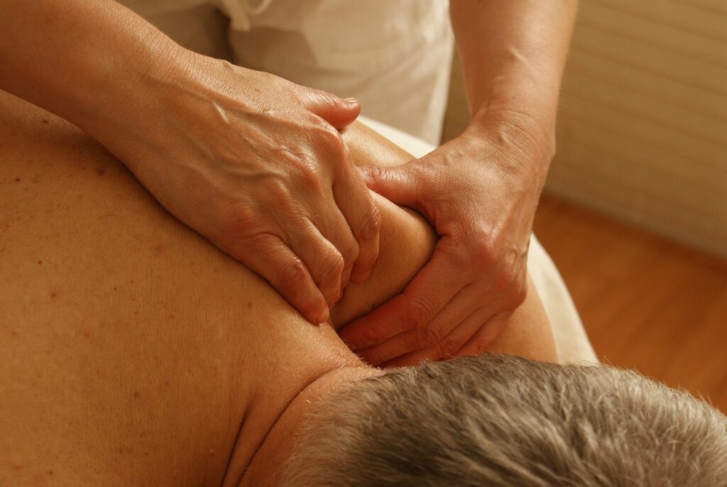 Massage Schulter Entspannung Die unsichtbare Last Schulterschmerzen verstehen und lindern